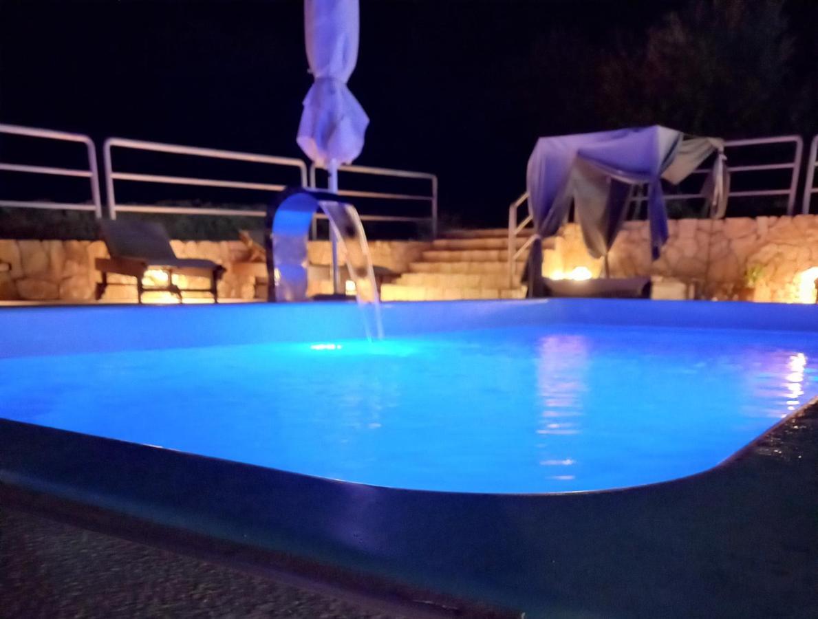 Beach House Danica - Resort & Tavern Bain, Free Transport, Pool, Island Of Zut - Kornati Pristanisce Bagian luar foto
