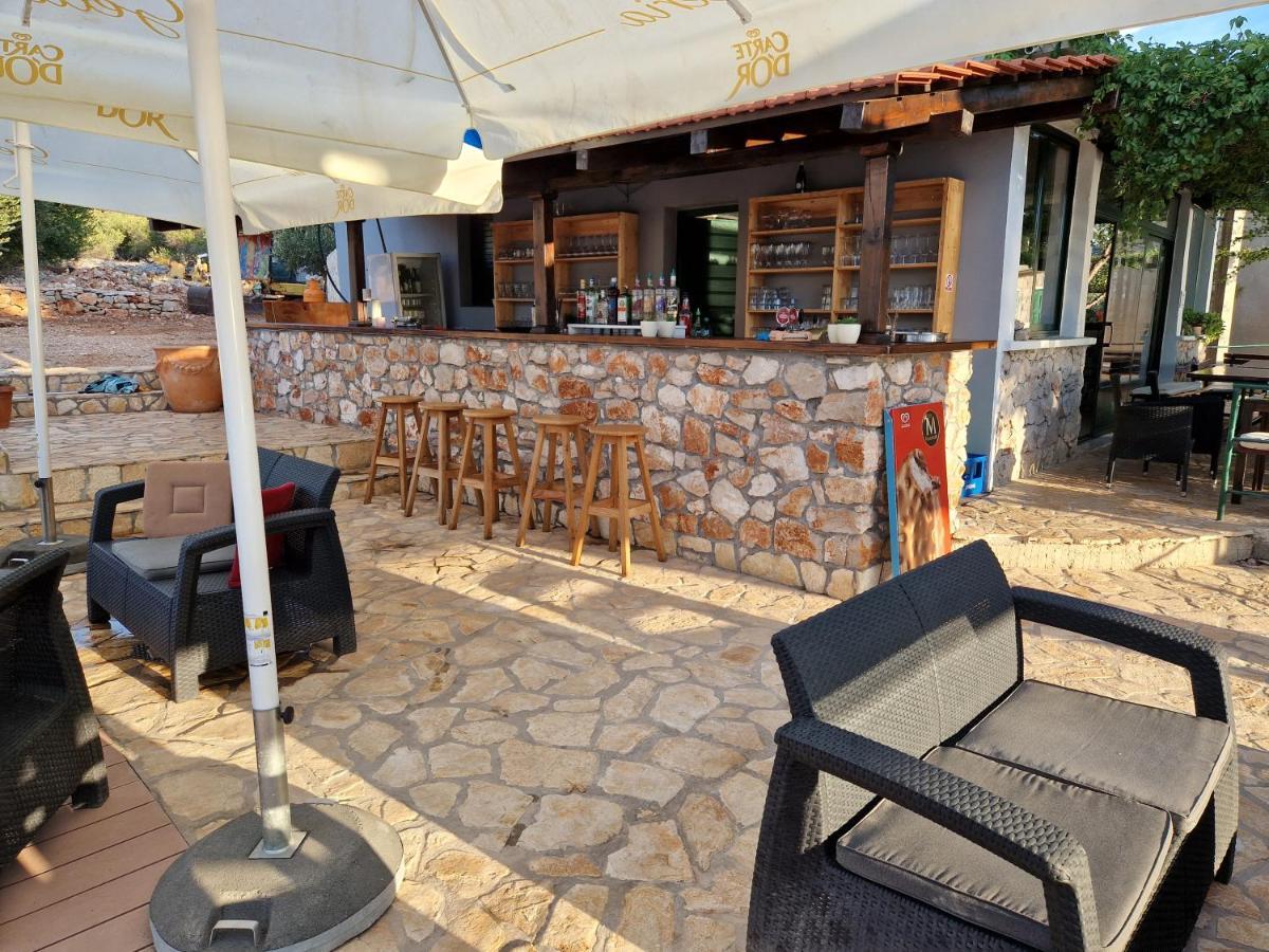 Beach House Danica - Resort & Tavern Bain, Free Transport, Pool, Island Of Zut - Kornati Pristanisce Bagian luar foto