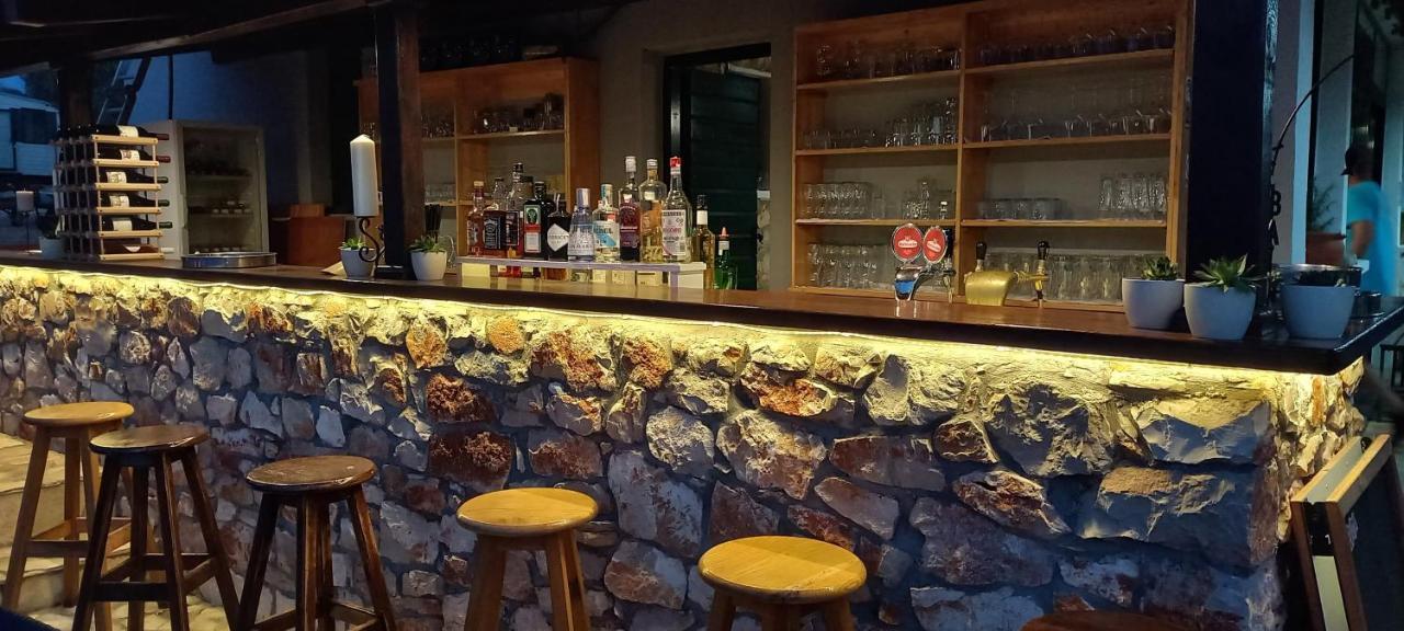 Beach House Danica - Resort & Tavern Bain, Free Transport, Pool, Island Of Zut - Kornati Pristanisce Bagian luar foto