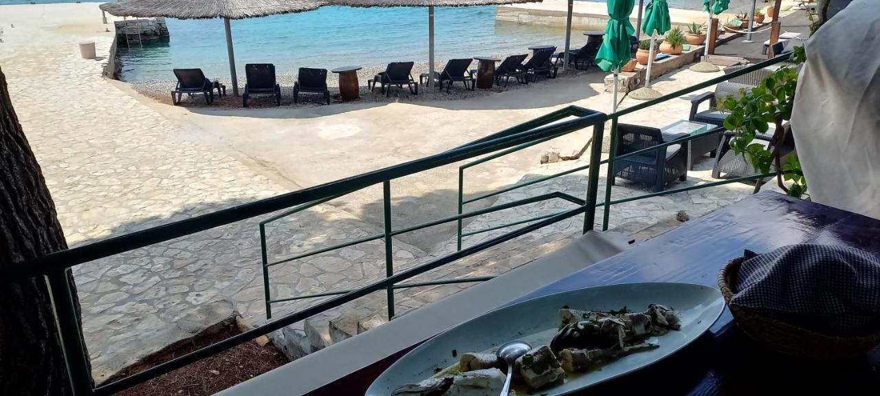 Beach House Danica - Resort & Tavern Bain, Free Transport, Pool, Island Of Zut - Kornati Pristanisce Bagian luar foto
