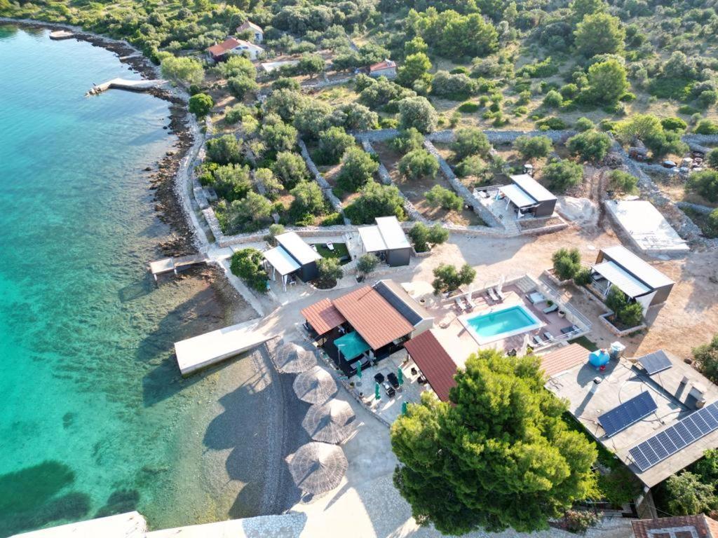 Beach House Danica - Resort & Tavern Bain, Free Transport, Pool, Island Of Zut - Kornati Pristanisce Bagian luar foto